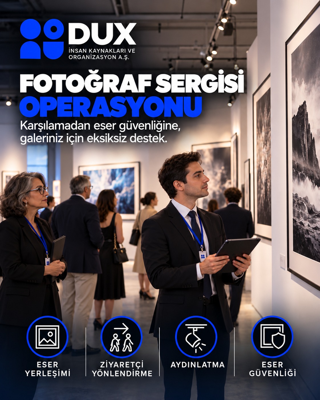 Fotoğraf sergisinde eser yerleşimi ve ziyaretçi yönlendirmesi yapan ekip